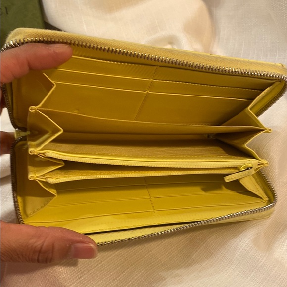 Gucci Marmont Leather Zip Around Wallet Full Inclusion - Picture 8 of 16